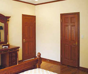 クラシカル木製ドア